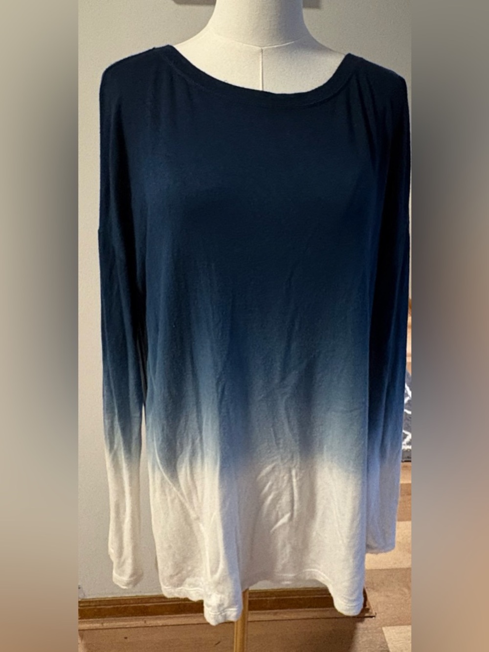 Lou & Grey signature soft stretchy jersey knit ombré longline top